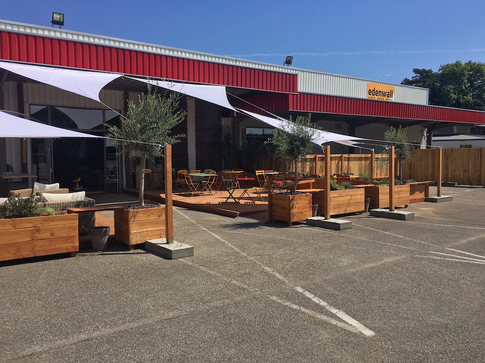 terrasse-brumisée-ombre-ombragée-chill-détente-espace-extérieur-parcours-ninja-trampoline-pingpong-badminton-basket-jeux-mölkky-slacklines--Après-midi-petit budget-Jeu de société-Temps de pluie--stages-escalade-loisir-Ambiance-fête-Dialogue-route71-soiree-escalade-loisir-famille-destination-vacances-famille-amis-activité-theme-boutique-parc-courinterieur-exterieur-spa-vacances-parcours-prestations-decouverte-music-ouverturetouslesjours-art-chausson-escalade-bienetre-enfant-sport-evenements-trampoline-ville-bar-tourisme-saone-loire-snack-charnay-les-macon-referencement-site